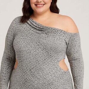 Sexy 2 Piece Snakeprint Top and Leggings  Set in Gray size 3X